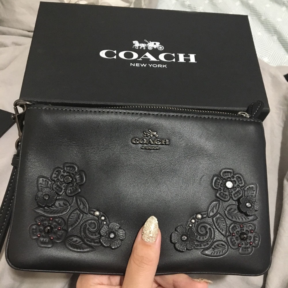 NWT Coach Leather Wristlet Tea Rose Tool Black